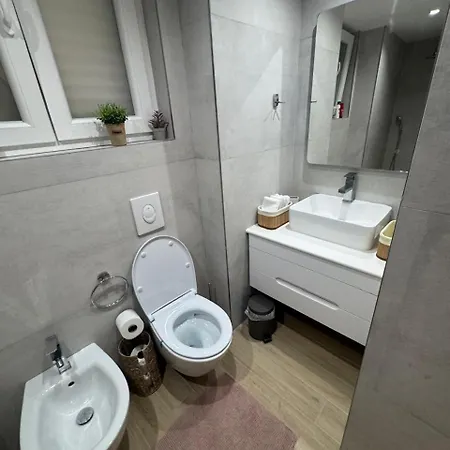 Villa Studio Tirana * 地拉那