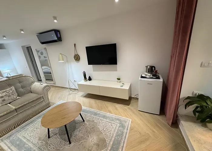 Villa Studio Tirana 티라나